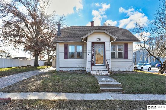 207 W Valley Street, Valley NE 68064