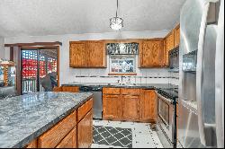 5331 S Stoneborough St, Wichita KS 67217