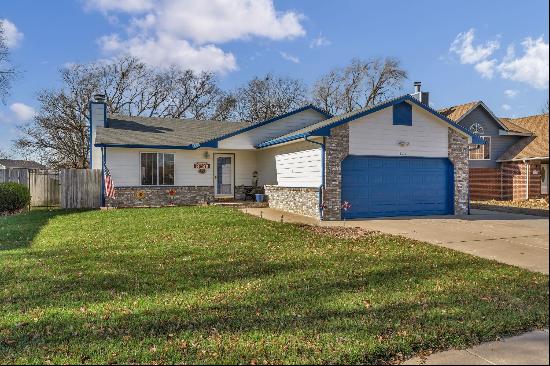 5331 S Stoneborough St, Wichita KS 67217