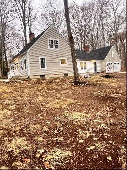 18 Foxwood Road S, Guilford CT 06437