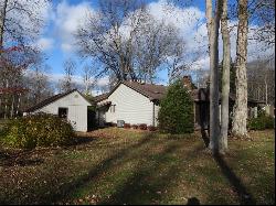 131 Woodshire Rd, Hempfield Twp - Mer PA 16125