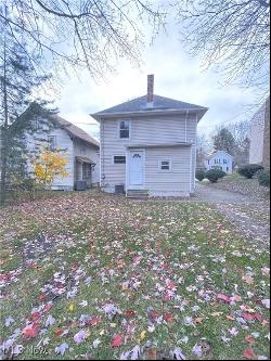 318 E Portage Trail, Cuyahoga Falls OH 44221