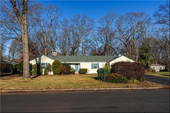 233 Miantonomo Drive, Warwick RI 02888