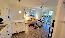 909 SW Jacqueline Avenue #Apt B, Port Saint Lucie FL 34953