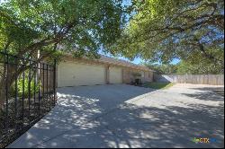 634 Hunters Creek Drive, New Braunfels TX 78132