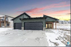 1525 W Burton Dr, Brandon SD 57005