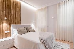 SUPERB 3 BEDROOM, 3 BATHROOM EXTERIOR TOP FLOOR EXTERIOR PROPERT, Madrid 28001