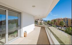 Modern penthouse with solarium located just 700 metres to the be, Marbella 29670