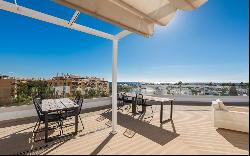 Modern penthouse with solarium located just 700 metres to the be, Marbella 29670