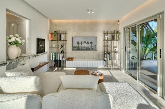 CANNES MONTFLEURY – Refurbished 2-bedroom apartment.