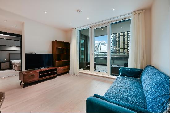 A modern 2 bedroom apartment in the Vista development, SW11