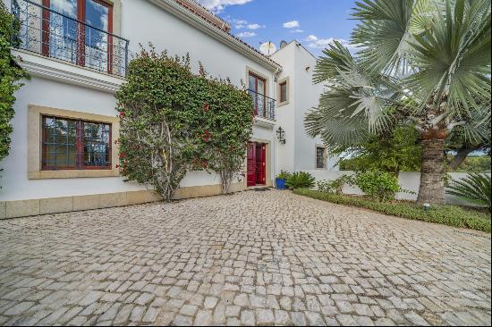 Stunning 6-Bedroom Villa in Algarve, 400m from Santa Eulália Beach