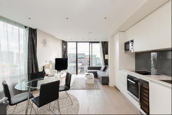 One bedroom apartment for sale in Paddington, W2.