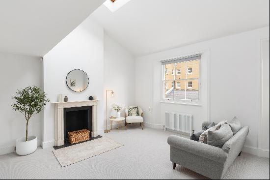 A delightful one bedroom apartment for sale in Stanhope Mews West SW7.