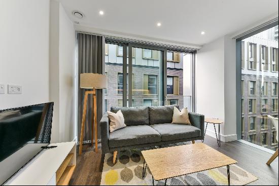 Studio apartment to rent in Perilla House, Aldgate E1