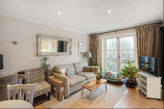 A beautifully presented one bedroom apartment situated close to both West Brompton and Ful