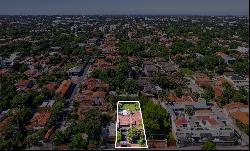 Large land with house to remodel in the Mcal.Estigarribia neighborhood