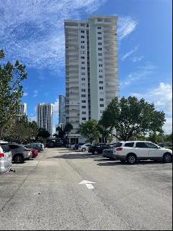 500 Bayview Dr Unit 617, Sunny Isles Beach FL 33160