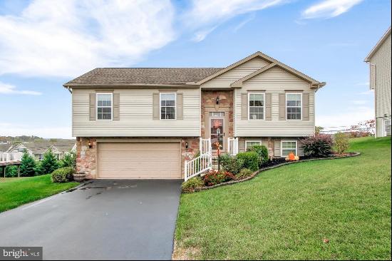 1266 Summit Run Court, York PA 17408