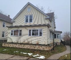 1629 Quincy Ave, Racine WI 53405