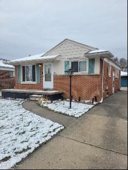 24291 Rosalind Avenue, Eastpointe MI 48021