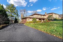 3240 Round Hill Road, York PA 17402