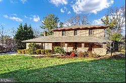 3240 Round Hill Road, York PA 17402