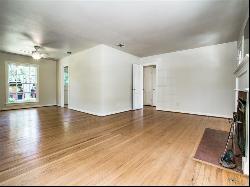 Awesome 2-1-1 with Hardwood Floors