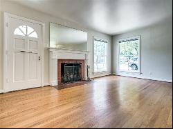 Awesome 2-1-1 with Hardwood Floors