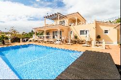 Detached house, 5 bedrooms, for Sale