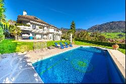 EXCLUSIVITY! Luxurious property with swimming pool and exceptional lake view