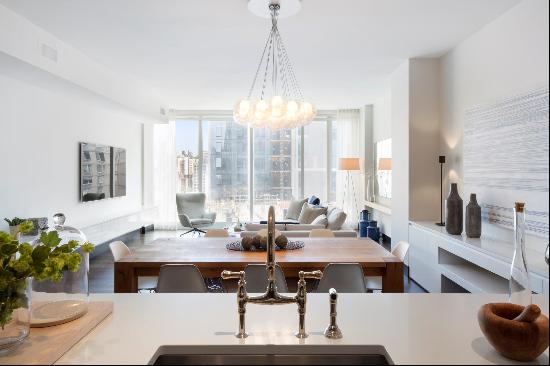 Breathtaking, expansive and turnkey, this is elevated Upper East Side modernity. Welcom