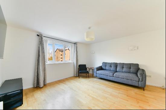 House to let in Inglewood Close E14