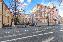 Historic building on Štefánikova Street, Bratislava I – Old Town, ID: 0348