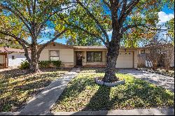 Investors Welcome!  Well maintained 3/1 Mid-century home!