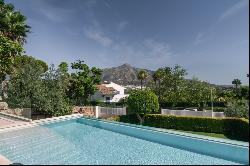 Modern villa situated walking distance to Las Brisas and Los Nar, Marbella 29660