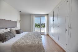 Exceptionally presented penthouse with 360º panoramic views in t, Marbella 29660