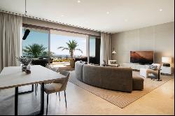 Frontline golf apartment offering privacy, sea views, and a five, Casares 29690