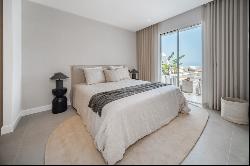 Opulent duplex penthouse recently renovated to top specification, Marbella 29660