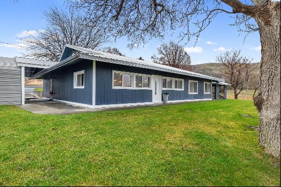 104105 E Badger Road, Kennewick WA 99338