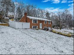 29 Farmcrest Dr, Cecil PA 15321