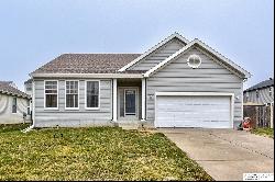 2413 Ridgeview Drive, Papillion NE 68046