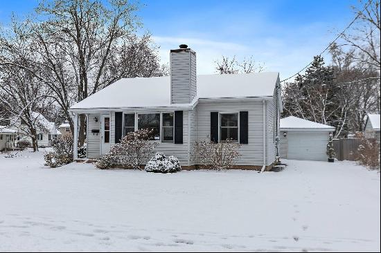 177 Eastview Avenue, Crystal Lake IL 60014