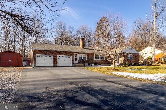 1707 Becker Road, Green Lane PA 18054