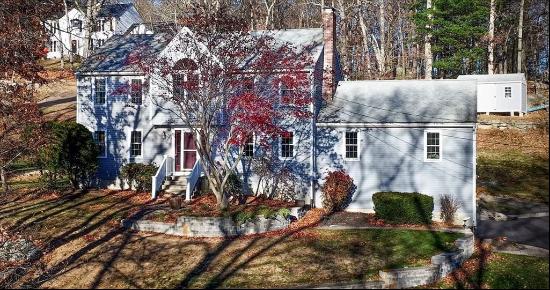 3 Kalen Cir, Milford MA 01757