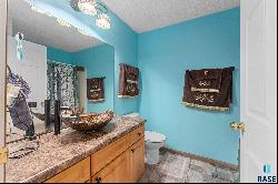 7039 W 56th St Unit 4, Sioux Falls SD 57106