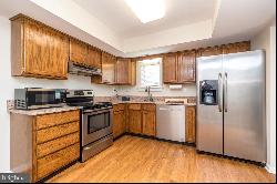 618 Hampton Court, Doylestown PA 18901