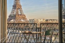 Apartment with fabulous views of the Seine and Eiffel Tower