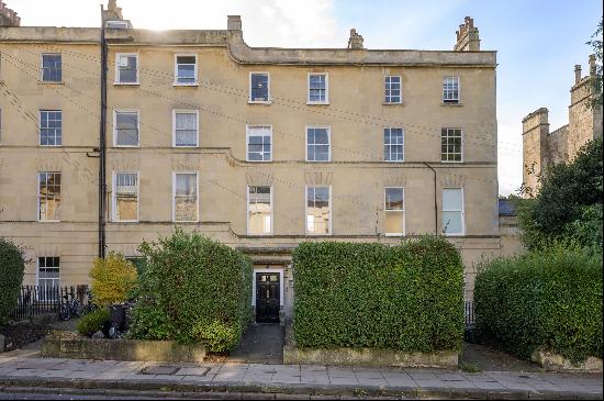 This elegant five storey Georgian townhouse has been renovated from top to bottom to excep