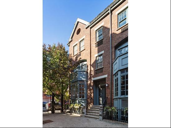 <p>Welcome to Townhouse #1 at Greenwich Mews a secluded and private gated enclave of seven